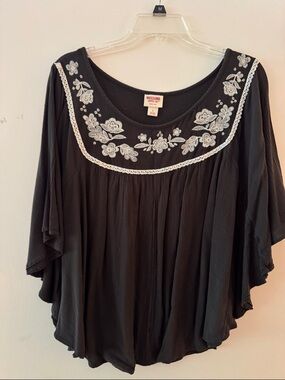 Mossimo Supply Co. Black Top with White Floral Embroidery